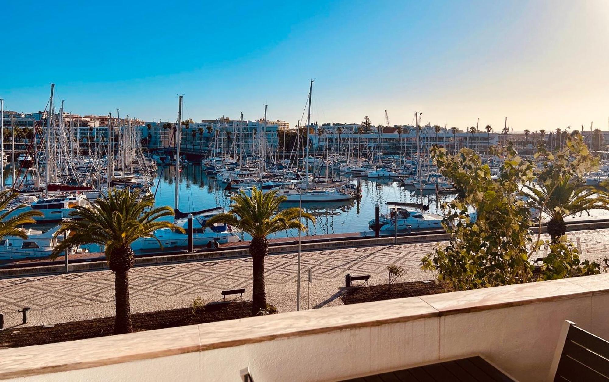 Central Lagos Apt With Marina Views Near Beaches Exteriér fotografie