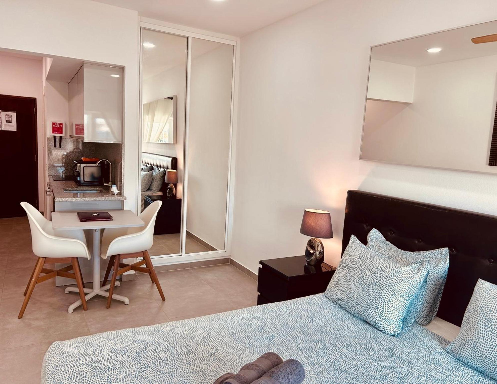 Central Lagos Apt With Marina Views Near Beaches Exteriér fotografie