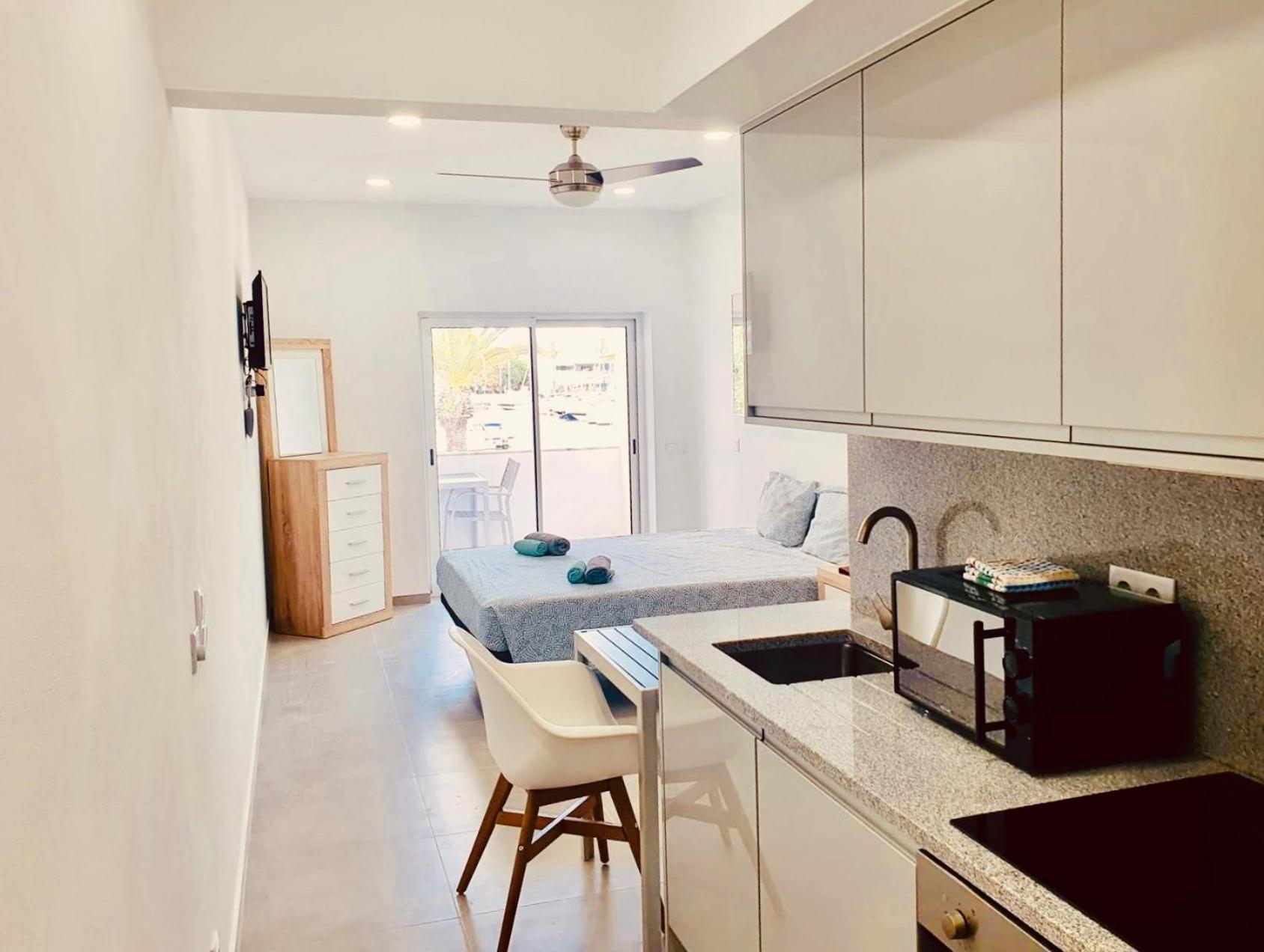 Central Lagos Apt With Marina Views Near Beaches Exteriér fotografie
